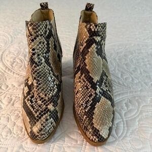 Altar'd State Snakeskin print ankle boots size 6